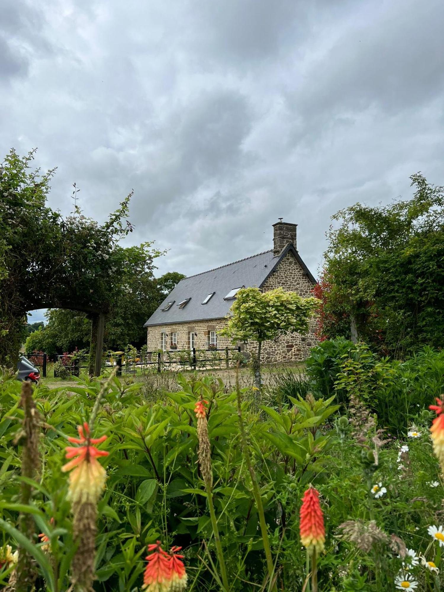 Maison De La Grange, Chaulieu Sourdeval エクステリア 写真